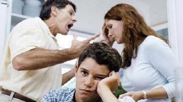 أبناؤنا يدفعون الفاتورة .. التفكك الأسري... يدمــر بيوتنـا !