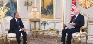 الرئيس: تونس مستعدة لاحتضان مؤتمر جامع يختار فيه الليبيون الحلول المناسبة لهم الرئيس: تونس مستعدة لاحتضان مؤتمر جامع يختار فيه الليبيون الحلول المناسبة لهم