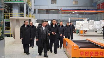 الزعيم كيم يقيل نائب رئيس الوزراء..ويشبهه بـ ماعز يجر عربة الزعيم كيم يقيل نائب رئيس الوزراء..ويشبهه بـ ماعز يجر عربة