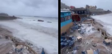 نابل الأمطار تغمر مقهى سيدي البحري بقليبية (فيديو)