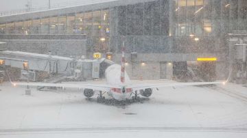 الولايات المتحدة: إلغاء أكثر من 11400رحلة جوية بسبب عاصفة ثلجية