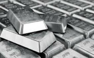 صندوق فضة صيني يعلق التداول مع ارتفاع علاوة السعر