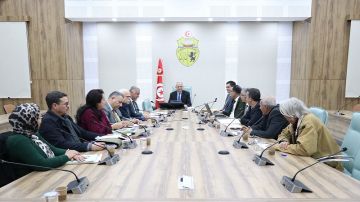 وزير الصحة يشرف على اجتماع فريق إعداد مشروع مجلة الصحة