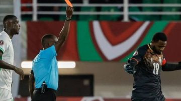 كأس أمم إفريقيا: منتخب أوغندا يلعب بـ3 حراس مرمى خلال مباراة واحدة .. في حدث نادر