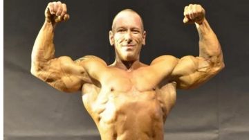 وفاة عملاق كمال الأجسام أندريا لوريني بشكل مفاجئ