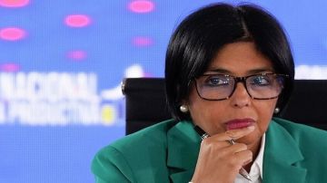 ديلسي رودريغيز تؤدي اليمين الدستورية كقائمة بأعمال رئيس فنزويلا 