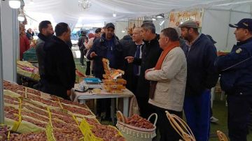 بنزرت ..نقطة لبيع التمور من المنتج إلى المستهلك بمحيط المرسى العتيق