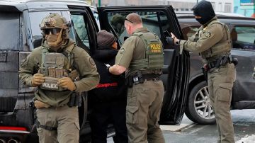 المكسيك تطلب توضيح ملابسات وفاة أحد مواطنيها لدى شرطة الهجرة الأمريكية