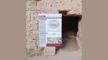 بهدف الارتقاء بتجربة زيارة المعالم التاريخية .. تجديد اللوحات الإرشادية بقصر الجم الأثري