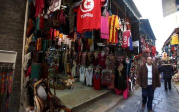 التضخم السنوي في تونس يتراجع إلى 5.3 بالمائة خلال عام 2025 التضخم السنوي في تونس يتراجع إلى 5.3 بالمائة خلال عام 2025