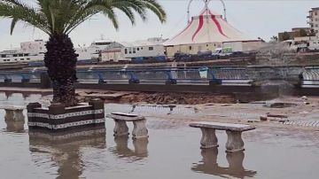 صفاقس: بسبب الأمطار الغزيرة انهيار جزء من كورنيش شط القراقنة (صور)