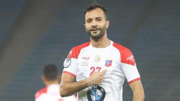 طه ياسين الخنيسي يكتب إسمه بأحرف من ذهب في تاريخ نادي الكويت الكويتي
