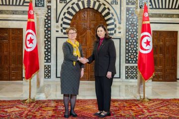 تونس والبنك الأوروبي لإعادة الإعمار والتنمية يوقعان اتفاقية لدعم النمو الاقتصادي