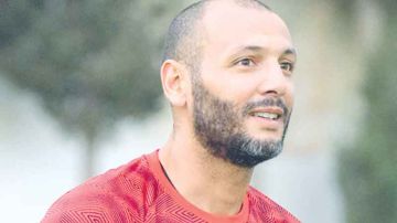 أخبار النجم الساحلي .. الصحافـة السويسريــة تحتفــي بالشيخـــاوي والمكشـــــــــــــــــر يبحث عن بديـل للعواني