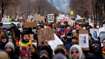 الديمقراطية الأمريكية .. قتل وسحل المواطنين في الشوارع والاحتجاجات تتصاعد