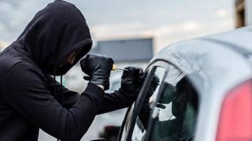 القيروان...الإطاحة بعصابة مختصة في خلع السيارات وسرقة محتوياتها