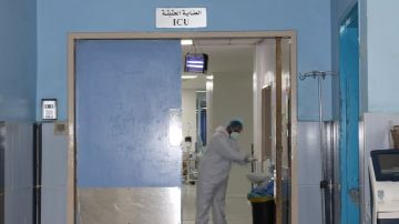 محاولة سرقة غريبة في مصر.. أقارب مريض يتسللون إلى المستشفى لـ تبصيمه على بيع أملاكه في غيبوبته
