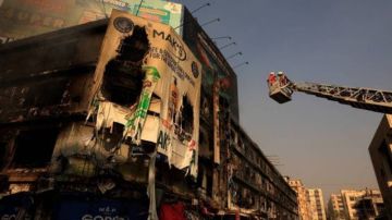 باكستان: ارتفاع ضحايا حريق المركز التجاري الى 67 قتيلا باكستان: ارتفاع ضحايا حريق المركز التجاري الى 67 قتيلا