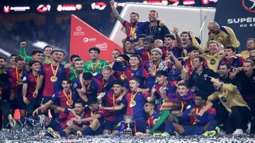 برشلونة يتوج بطلا لكأس السوبر الإسباني