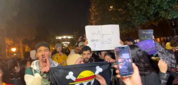 شباب G n ration Z يتظاهرون مساء ذكرى 14 جانفي وسط العاصمة (فيديو)