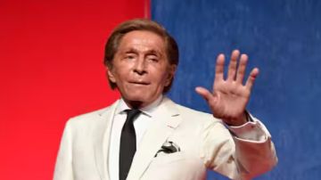 وفاة مصمم الأزياء الشهير الإيطالي فالنتينو وفاة مصمم الأزياء الشهير الإيطالي فالنتينو