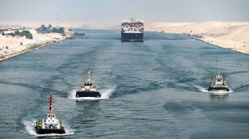 جنوح سفينة بقناة السويس