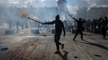تحاليل الشروق شعوب يائسة وأنظمة عاجزة: حريق أوروبا..إلى أين ؟ تحاليل الشروق شعوب يائسة وأنظمة عاجزة: حريق أوروبا..إلى أين ؟