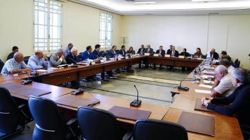 لجنتا المالية بالبرلمان تطلبان الاستماع الى وزيري الاقتصاد والمالية لجنتا المالية بالبرلمان تطلبان الاستماع الى وزيري الاقتصاد والمالية