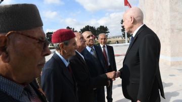 رئيس الجمهورية: تونس تخوض حرب تحرير ولن نقبل إلا بالانتصار رئيس الجمهورية: تونس تخوض حرب تحرير ولن نقبل إلا بالانتصار