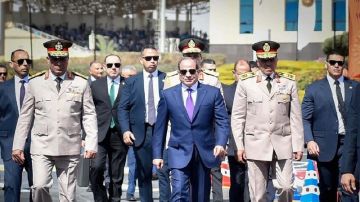قيادي حوثي يهاجم السيسي ويحذر مصر من التدخل العسكري في اليمن قيادي حوثي يهاجم السيسي ويحذر مصر من التدخل العسكري في اليمن