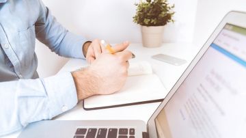 وزير الشؤون الاجتماعية.. مشروع قانون العمل عن بعد جاهز وفي طور استكمال مراحله الإدارية الأخيرة وزير الشؤون الاجتماعية.. مشروع قانون العمل عن بعد جاهز وفي طور استكمال مراحله الإدارية الأخيرة