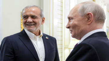 الكرملين: بوتين نقل إلى ترامب موقف إيران بشأن حل الصراع الكرملين: بوتين نقل إلى ترامب موقف إيران بشأن حل الصراع