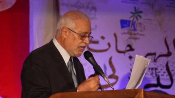 القصيدة أنثى القصيدة أنثى