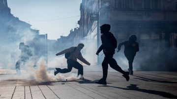 ايقاف نحو 1000 شخص في احتجاجات الطلابية في فرنسا ايقاف نحو 1000 شخص في احتجاجات الطلابية في فرنسا