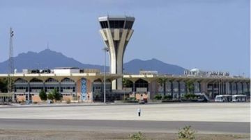 الحوثيون يدعون إلى إخلاء مطار عدن فورا