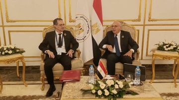 وزير الفلاحة ووزير الموارد المائية المصري يبحثان آفاق تطوير التعاون بين البلدين وزير الفلاحة ووزير الموارد المائية المصري يبحثان آفاق تطوير التعاون بين البلدين