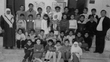 صورة وذكرى : المدرسة الابتدائية الأغالبة قسم السنة الخامسة ب سنة 1988 ـ 1989 صورة وذكرى : المدرسة الابتدائية الأغالبة قسم السنة الخامسة ب سنة 1988 ـ 1989