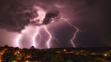 طقس الليلة.. أمطار مؤقتا رعدية واحيانا غزيرة بهذه مناطق طقس الليلة.. أمطار مؤقتا رعدية واحيانا غزيرة بهذه مناطق