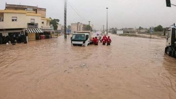 ليبيا: وفاة شخصين جراء فيضانات اجتاحت العاصمة طرابلس ليبيا: وفاة شخصين جراء فيضانات اجتاحت العاصمة طرابلس