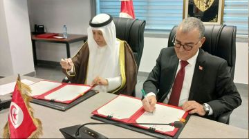 توقيع اتفاقيتي تمويل مع الصندوق العربي للإنماء بقيمة 432 مليون دينار توقيع اتفاقيتي تمويل مع الصندوق العربي للإنماء بقيمة 432 مليون دينار