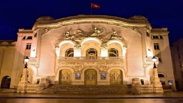فتح باب الترشح لحجز المسرح البلدي للعروض الفنية والثقافية فتح باب الترشح لحجز المسرح البلدي للعروض الفنية والثقافية
