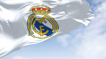 اشتباك بالأيدي وأجواء متوترة.. كواليس صادمة من داخل ريال مدريد اشتباك بالأيدي وأجواء متوترة.. كواليس صادمة من داخل ريال مدريد