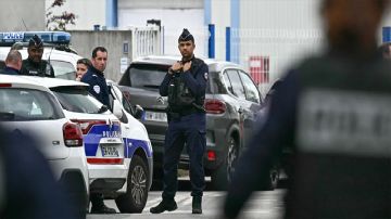 فرنسا: مقتل شخص وإصابة 4 في إطلاق نار قرب باريس فرنسا: مقتل شخص وإصابة 4 في إطلاق نار قرب باريس