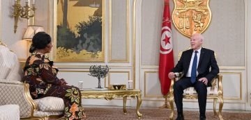 قرطاج: الرئيس يودع سفيرة جمهورية غينيا الاستوائية بتونس قرطاج: الرئيس يودع سفيرة جمهورية غينيا الاستوائية بتونس