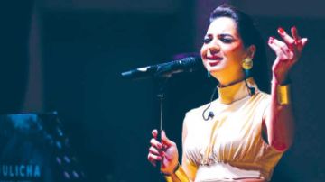 بثينة النابولي في اختتام أكتوبر الموسيقي بسوسة ...صوت قريب من الحسن في برنامج غنائي تحت المتوسط بثينة النابولي في اختتام أكتوبر الموسيقي بسوسة ...صوت قريب من الحسن في برنامج غنائي تحت المتوسط