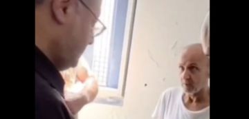 سجين وصانع سلام : مروان البرغوثي خيار حاسم لإسرائيل سجين وصانع سلام : مروان البرغوثي خيار حاسم لإسرائيل