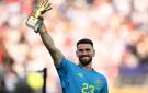 أوناي سيمون يتوج بجائزة ياشين لأفضل حارس مرمى في العالم 2026