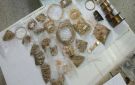 حجز 70 كلغ من الذهب و9 سيارات فاخرة وأموال خلال عملية أمنية دقيقة