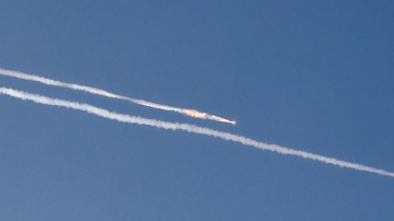 رصد صواريخ متجهة من إيران إلى إسرائيل