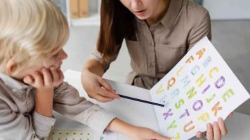 اخصائيو علاج النطق يتذمرون